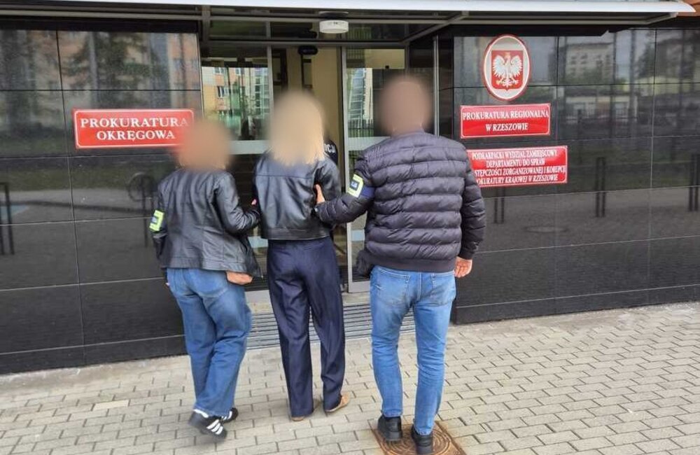 Pracownica banku podejrzana o kradzież ponad miliona złotych i pranie pieniędzy