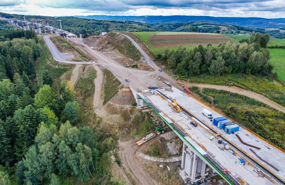ES-24 na budowie drogi ekspresowej S19 Babica – Jawornik (wrzesień 2026) / fot. GDDKiA