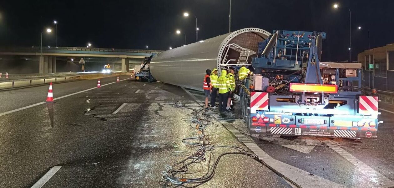 Zablokowany zjazd z autostrady A4 na węźle Rzeszów-Wschód / fot. KMP w Rzeszowie