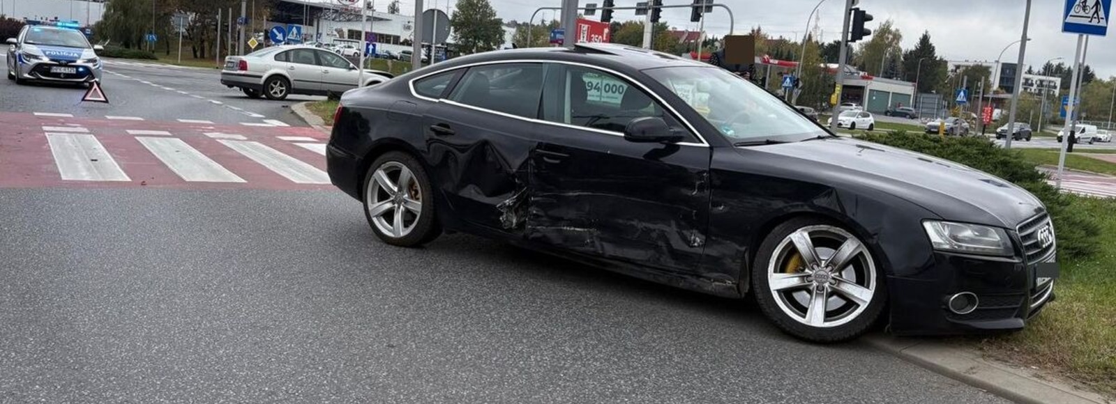 Poranny wypadek na al. Witosa w Rzeszowie. 76-latek trafił do szpitala Wypadek na skrzyżowaniu al. Witosa z ul. Wyspiańskiego [19.10.2026], fot. KMP w Rzeszowie