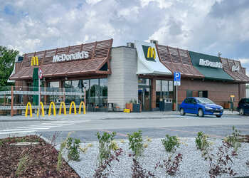 McDonald's przy ul. Przemysłowej 30 w Rzeszowie - fot. ViC / RESinet.pl