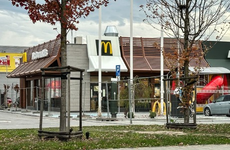 Rzeszów - Budowa McDonald's przy hipermarkecie E. Leclerc na finiszu [10.10.2026]
