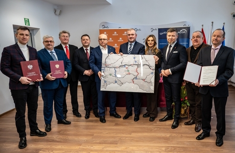 Podpisanie umowy na zaprojektowanie i budowę obwodnicy Jasła / fot. GDDKiA