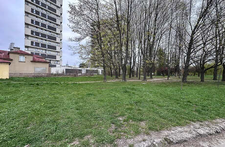 Widok na teren, na którym ma powstać Hetmańska City Park / fot. RESinet.pl