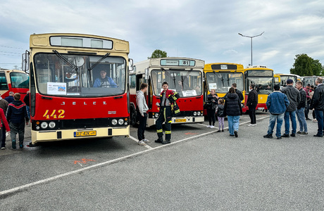 I Zlot Zabytkowych Autobusów w Rzeszowie - fot. ViC / RESinet.pl