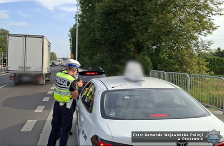 Policyjne kontrole przewozu osób „na aplikację” / fot. KMP w Rzeszowie