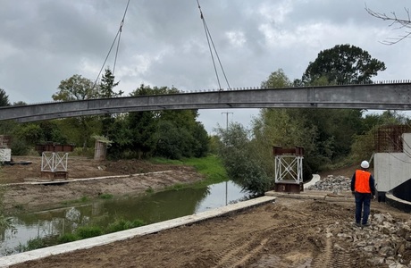 Postępują prace przy budowie kładki nad Strugiem [ZDJĘCIA, FILM] Budował kładki nad Strugiem, fot. MZD w Rzeszowie