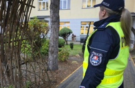 Wzmożone patrole policji i straży miejskiej przy rzeszowskich szkołach / fot. KMP w Rzeszowie