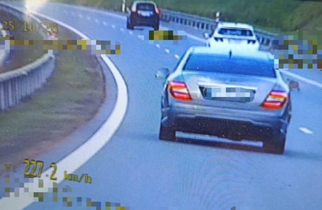 Pędził S19 z prędkością 227 km/h. 19-latek ukarany wysokim mandatem fot. KPP w Nisku