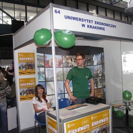 V Podkarpackie Targi Edukacyjne -Hala Podpromie-Rzeszów-9-10.02.2010 - fot 59
