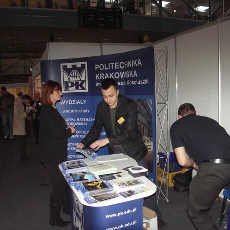 V Podkarpackie Targi Edukacyjne -Hala Podpromie-Rzeszów-9-10.02.2010 - fot 16