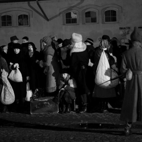 Rekonstrukcja "Na nieludzką ziemię" - Rampa kolejowa - Przemyśl - 28.02.2010 - fot 21