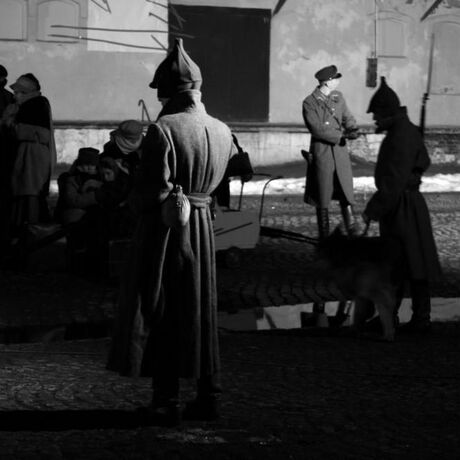 Rekonstrukcja "Na nieludzką ziemię" - Rampa kolejowa - Przemyśl - 28.02.2010 - fot 17