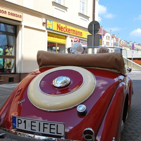 XI Podkarpacki Rajd Pojazdów Zabytkowych - Rzeszów - Rynek - fot 48