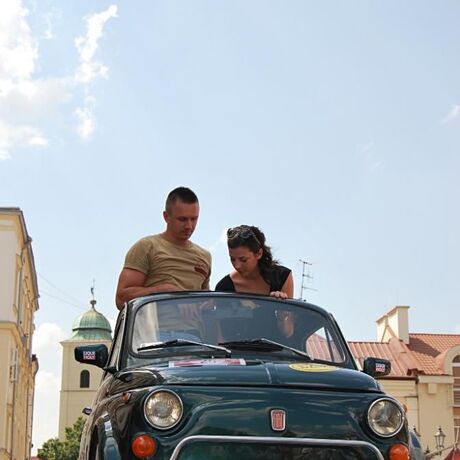 XI Podkarpacki Rajd Pojazdów Zabytkowych - Rzeszów - Rynek - fot 60