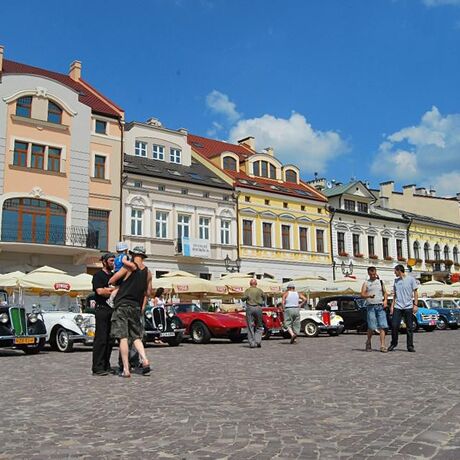 XI Podkarpacki Rajd Pojazdów Zabytkowych - Rzeszów - Rynek - fot 56