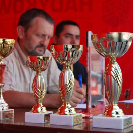 XI Podkarpacki Rajd Pojazdów Zabytkowych - Rzeszów - Rynek - fot 38