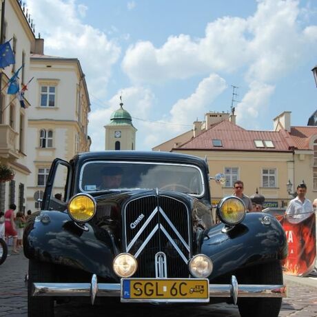 XI Podkarpacki Rajd Pojazdów Zabytkowych - Rzeszów - Rynek - fot 37