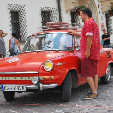 XI Podkarpacki Rajd Pojazdów Zabytkowych - Rzeszów - Rynek - fot 6