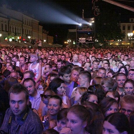 Ewa Farna na rynku w Rzeszowie - fot 10