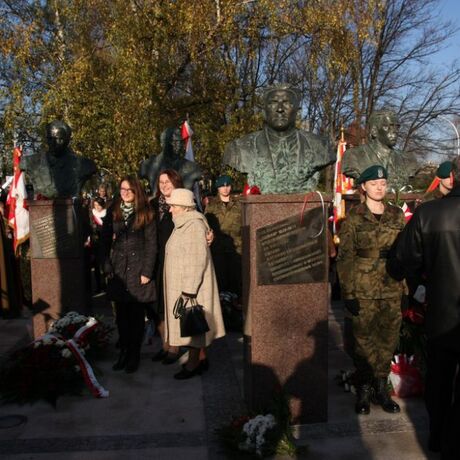  Odsłonięcie i poświecenie pomnika płk. Łukasza Cieplińskiego, - fot 2