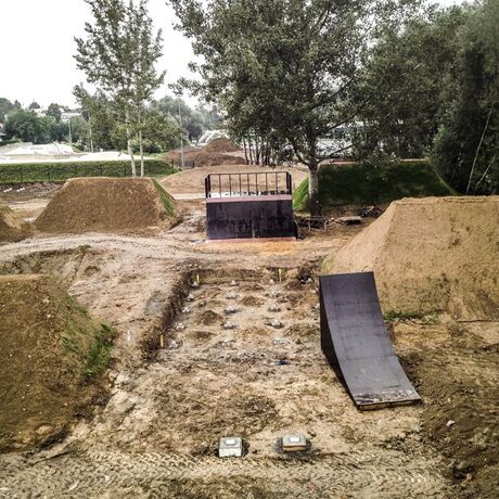 Inwestycje w Rzeszowie. Dirtpark - plac budowy - fot 9
