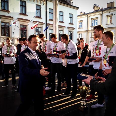 Asseco Resovia Mistrzem Polski. Feta na rynku - fot 30
