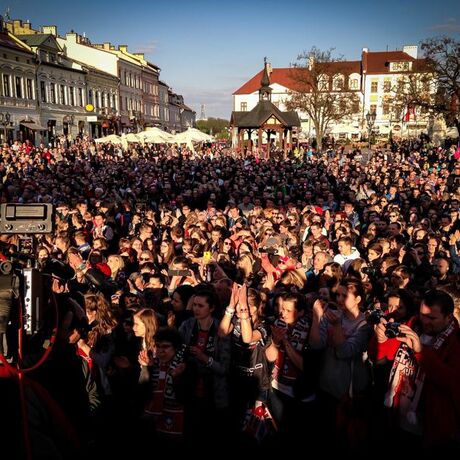 Asseco Resovia Mistrzem Polski. Feta na rynku - fot 6