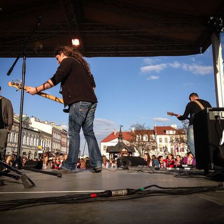 Brown na rzeszowskim Rynku - 29.04.2015 - fot 1