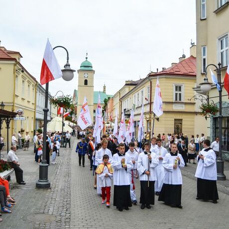 Boże Ciało. Procesja ulicami Rzeszowa - fot 46