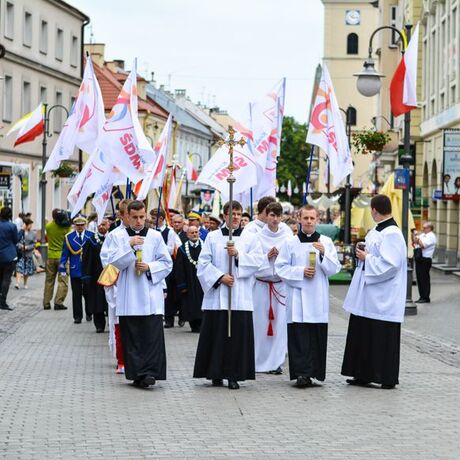 Boże Ciało. Procesja ulicami Rzeszowa - fot 42
