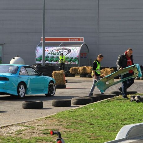 Pokazy driftu na Festiwalu Motoryzacyjnym w Rzeszowie  - fot 25
