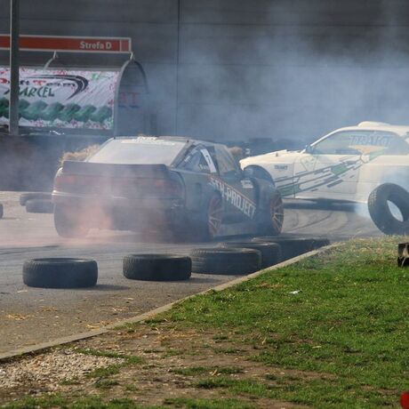 Pokazy driftu na Festiwalu Motoryzacyjnym w Rzeszowie  - fot 23