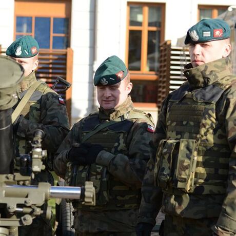 Żołnierze polscy i amerykańscy na Rynku - fot 10