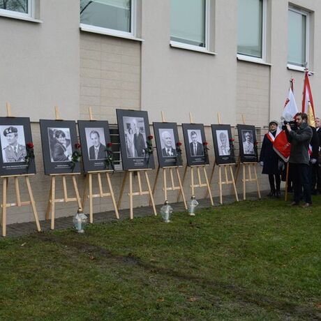 Odsłonięcie pomnika smoleńskiego - fot 10