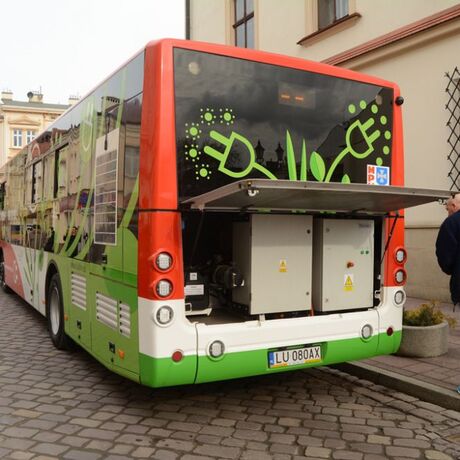 Elektryczny autobus na ulicach Rzeszowa - fot 5