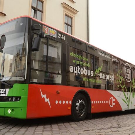 Elektryczny autobus na ulicach Rzeszowa - fot 4