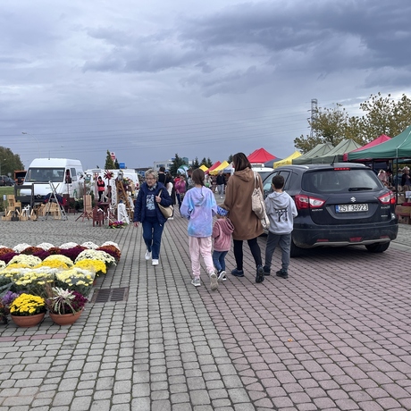Podkarpacki Bazarek w Parku Papieskim - fot 44