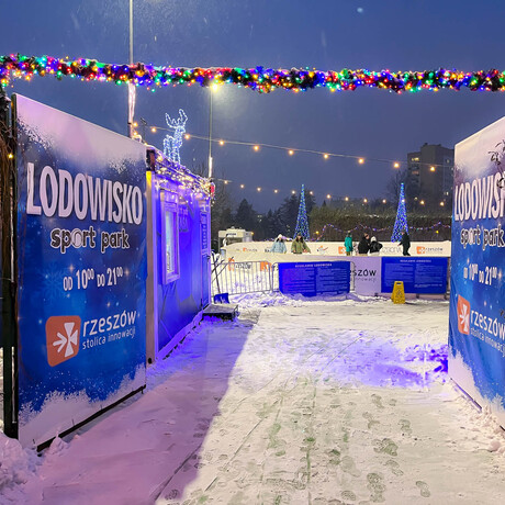Lodowisko w Parku Sybiraków - sezon 2023 / 2024 - fot 11