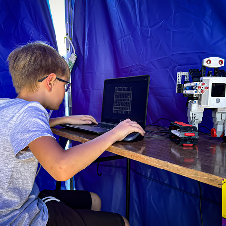 Rzeszów - Moc Odkrywców - Rzeszowski Piknik Nauki i Techniki 2024 - fot 25