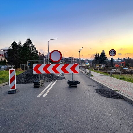 Rzeszów - Budowa drogi, która połączy ulice Krzyżanowskiego i Wieniawskiego [listopad 2024] - fot 14