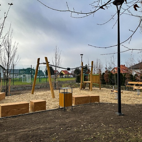 Rzeszów - Budowa ogrodu kieszonkowego na osiedlu Biała [grudzień 2024] - fot 25