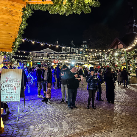 Rzeszów - Otwarcie Świątecznego Miasteczka - 6.12.2024 - fot 12