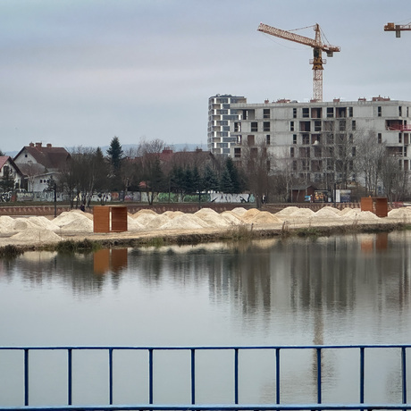Rzeszów - Budowa miejskiej plaży nad Wisłokiem [grudzień 2024] - fot 19
