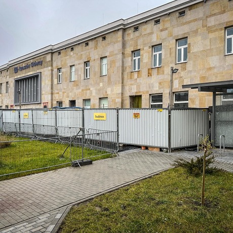Rzeszów -  Modernizacja budynku dworca PKP w Rzeszowie [grudzień 2024] - fot 9