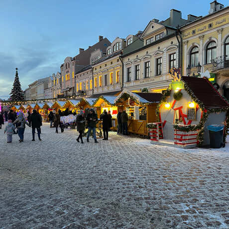Rzeszów - Świąteczne Miasteczko i iluminacje w centrum Rzeszowa - fot 28