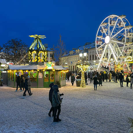 Rzeszów - Świąteczne Miasteczko i iluminacje w centrum Rzeszowa - fot 1