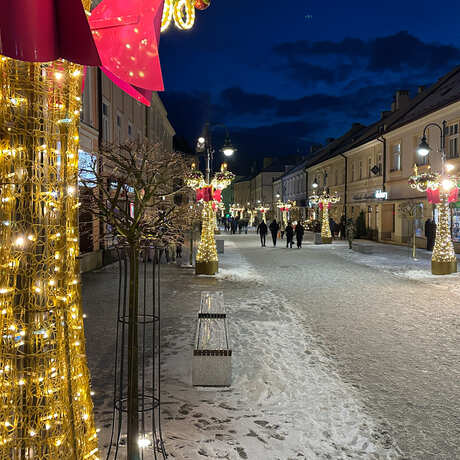 Rzeszów - Świąteczne Miasteczko i iluminacje w centrum Rzeszowa - fot 49