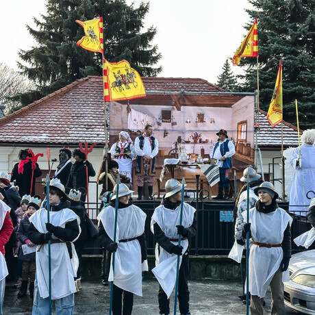 Rzeszów - 10. Orszak Trzech Króli przeszedł ulicami Rzeszowa - fot 18