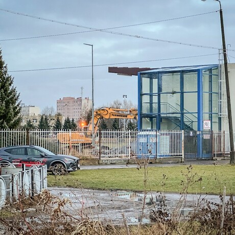 Rzeszów - Prace rozbiórkowe na stadionie Resovii przy ul. Wyspiańskiego - fot 33